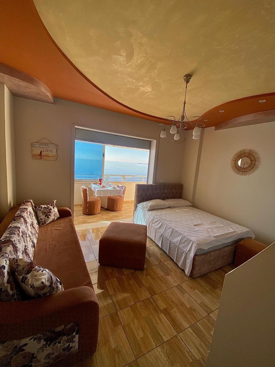 Cozy Beachfront Room Durres Luaran gambar