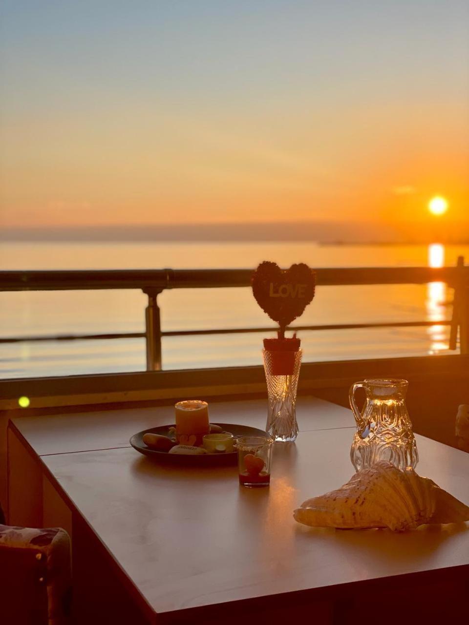Cozy Beachfront Room Durres Luaran gambar