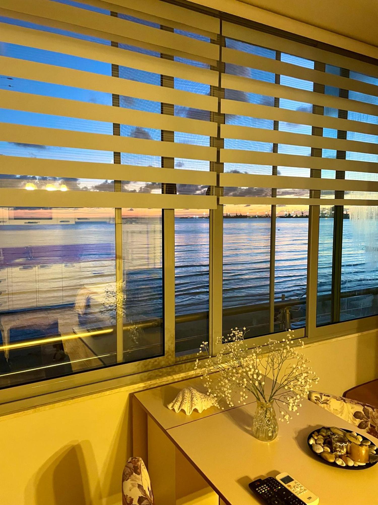 Cozy Beachfront Room Durres Luaran gambar